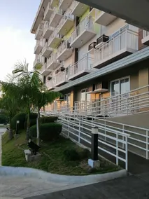 Near Airport Cozy Layover Studio Pool & Gym, Smartlock FREE Fast WiFi Netflix & Kitchen - Image 4