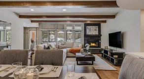 Updated Core 3 BR, 3 BA with AC, Pool & Hot-tub! - Image 4