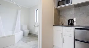 BK's Pohutukawa Lodge - Image 5