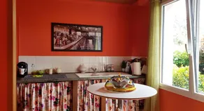Chambre pour une personne, avec accès à la cuisine, et au jardin calme - Image 2