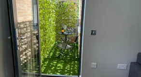 City Centre One bedroom apartment with private balcony - Image 4