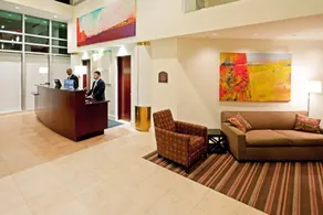 LIC Manhattan View Hotel - Image 5