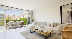 Townhouse in first line beach, Bahia de Marbella, Marbella - Image 4