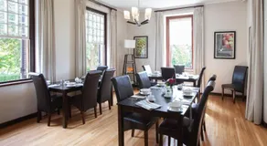 Elgin Vintners Country House - Image 2