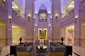 Yin Run Jin Jiang Castle Hotel - Image 4