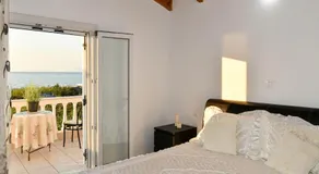 Barbara's Beach House - Image 2