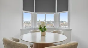 2 Bed Penthouse Apartment with Free Parking - 200m to Beach - 5 Mins From Town Centre - Ideal For Contractors - Image 4