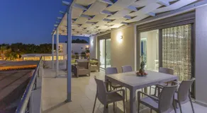 Ammos Beachfront Luxury Apartment - Image 3
