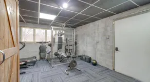 Beckley Studio w/ Private Hot Tub & Home Gym! - Image 2