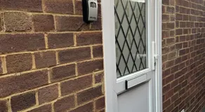 Rooms in Surrey - Image 2