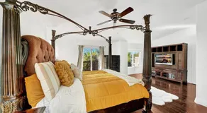 Vino Villa Large home Sleeps 10! Large Salt water pool/spa - Image 2