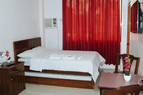 RedDoorz @ LS Suites Poblacion Culasi Antique - Image 5