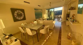 Apartamento con terraza sobre La Marina de Sotogrande - Image 4