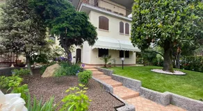 Spacieux appartement de trois pièces JOLLY équipé de tout le confort, avec jardin et terrasse. - Image 2