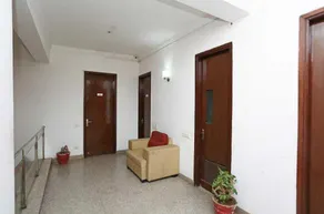 OYO 92302 Himalya Guest House - Image 4