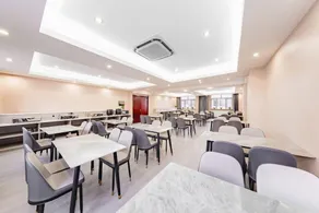 Zhongbao Preferred Hotel - Image 4