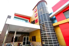 OYO 39596 Royal Hotel And Restaurant - Image 5