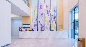Lavande Hotel Zhaoqing Qixingyan Scenic Spot Yihua International Square - Image 3