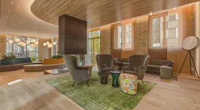 Business suite with skyline view with parking space - Image 4