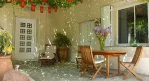 chambre d hote spacieuse avec cour junas gard - Image 3