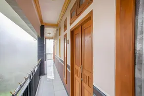 RedDoorz at Hotel Huni Raya Bromo - Image 3