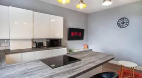 Free Parking - Sleeps 3 - Great Location - Central - Image 4