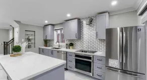 Classic & Luxury Private Detached Entire Home with Free WI-FI & T.V - Image 5