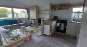 Woofles Luxury Caravan at Knaresborough Lido - Image 2