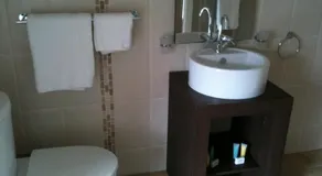 Connemara Lake Hotel - Image 5