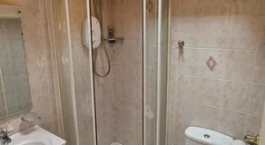 Studio Flat - 5 mins from Manchester Airport - Image 2