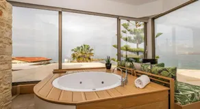 Kalamaki Luxury Suites - Image 5