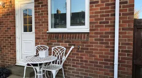 spacious 2 bedroom house - Image 3