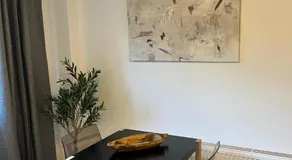 Gatwick 1 Bed Flat With Parking and Garden - Image 3
