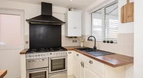 Your Home Away From Home - Near York City Centre - Image 5