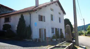 Gîte confortable en hameau calme près du Puy en Velay – 2 chambres, équipement bébé, terrain fermé - FR-1-582-141 - Image 5