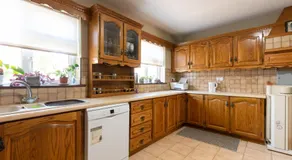 AVALON HOUSE - Image 2