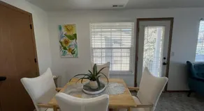 Monica and Rachel's Friends Apt - Image 5