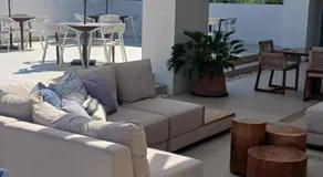 Amazing 2 bedroom condo in Golden Zone steps away from the ocean - Image 3