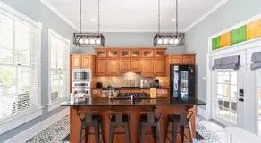 Martin A -Private historic district apt with pool-suite A - Image 4