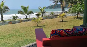 Afro Beach eco Resort Butre - Image 5
