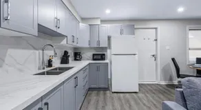 Casa Hotels College Prime Suite Near Trinity Bellwoods & Little Italy - Image 5