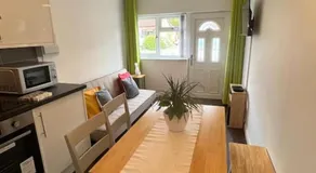 Serviced Apartment in Bradley Stoke, Bristol - Image 3