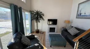 Cozy cabin by the lake - Image 2