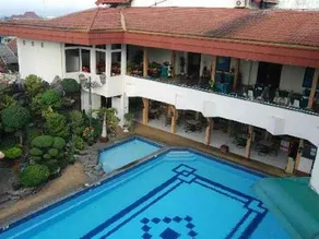 Matahari Hotel - Image 2