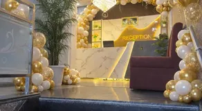 The downtown luxury hotel - Image 2