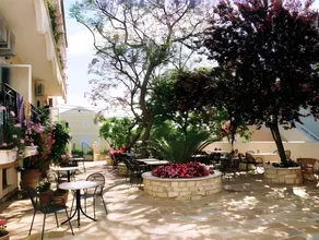 Marie Hotel - Image 3