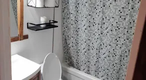 Bedroom in cozy townhome - Image 4