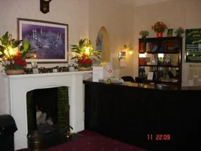 Victoria Park Hotel - Image 2