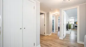 Charming Apartment In Andover Town Centre 55'' 4K Smart TV Netflix - Image 4