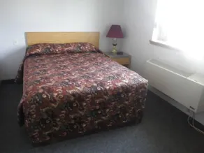 Alcan Motor Inn - Image 4